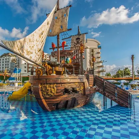 Resort Lonicera World 4*